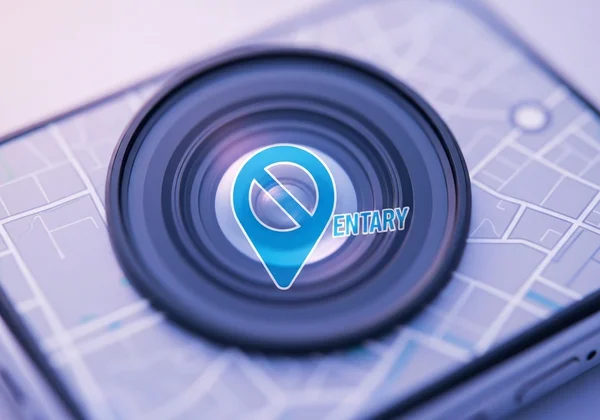 Photo numérique avec épingle de localisation masquée, montrant la confidentialité